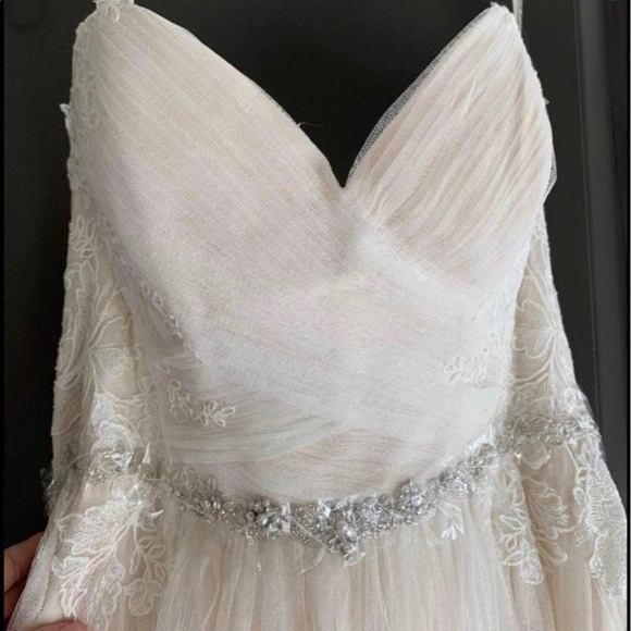 Wedding dress new with tags - Picture 7 of 10